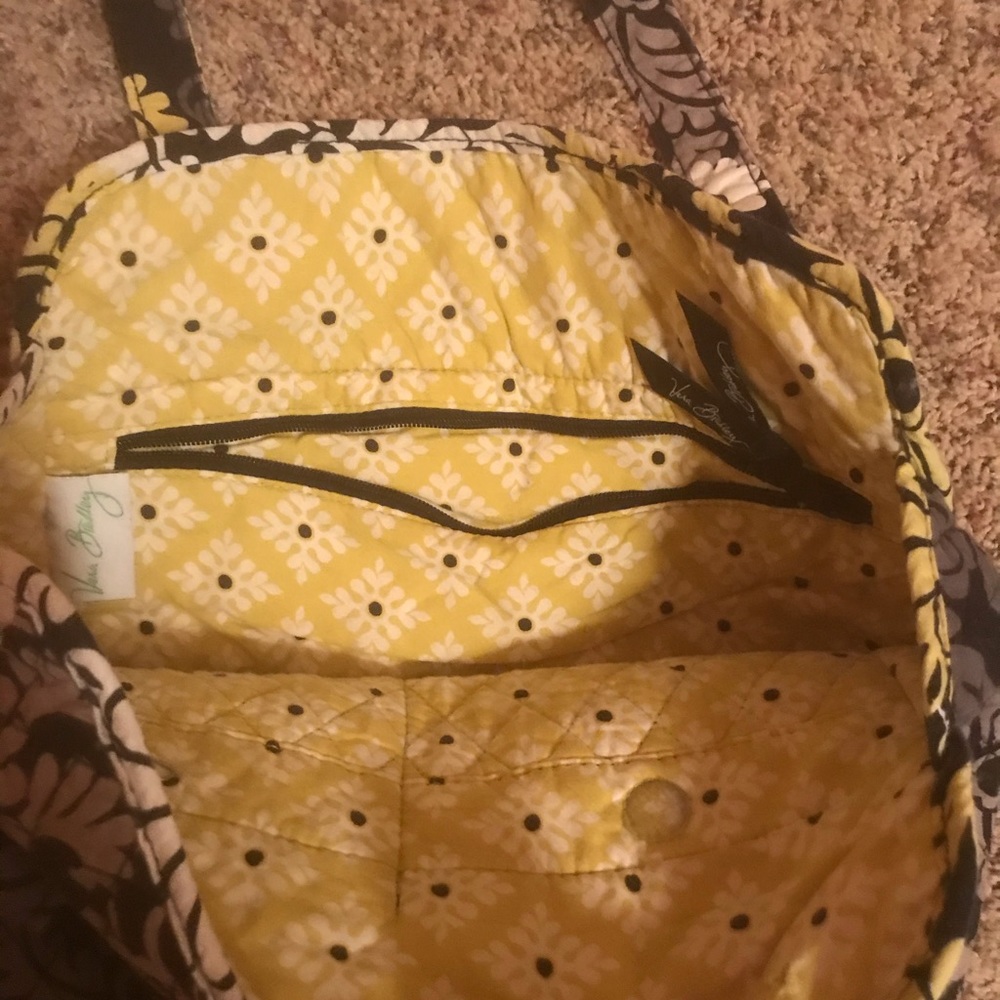 Vera Bradley shoulder bag with pockets - Picture 3 of 3